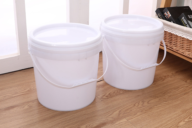 公司主要经营：15L、18L、20L等塑料密封桶及塑料方盒等产品